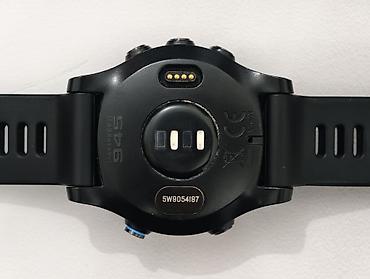 Garmin: Garmin Forerunner 945 — с MIP дисплеем. Лёгкие, стильные. Есть нюанс — 2