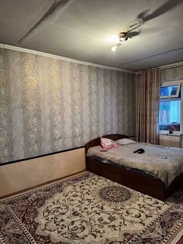 Продажа квартир: 1 комната, 37 м², Сталинка, 1 этаж, Старый ремонт