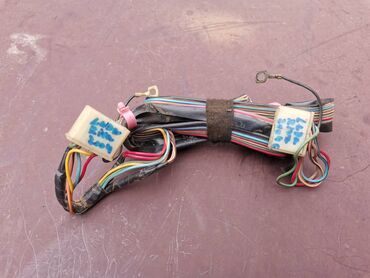 Auto delovi: Instalacija zadnjih štop lampi Lada 2107 Riva br.2. Polovno, očuvano — 2