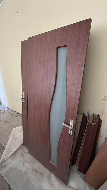 metbex qapilari: İç qapılar – taxta teksturalı, şüşə dekorlu - Material: ağac — 3