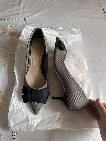 Туфли: Женские туфли-лодочки — 3 пары Цены от 600- 1500 с 1) Zara Basic — 4
