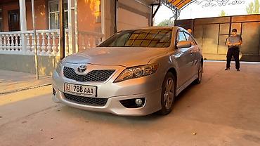 mazda 2000: Toyota Camry: 2010 г., 2.5 л, Автомат, Бензин, Седан — 2