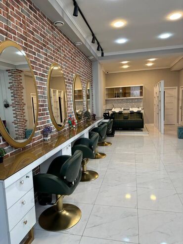 Digər kommersiya daşınmaz əmlakı: Nəsimi rayonu, 3-cü Mikrorayon dairəsində, ümumi sahəsi 105 kv/m olan — 2