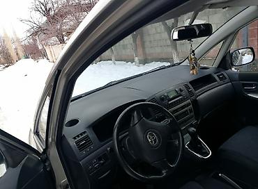 Toyota: Toyota Corolla Verso: 2003 г., 1.8 л, Механика, Минивэн — 1