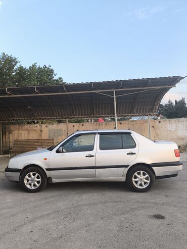 Volkswagen: Volkswagen Vento: 1995 г., Механика, Седан — 8