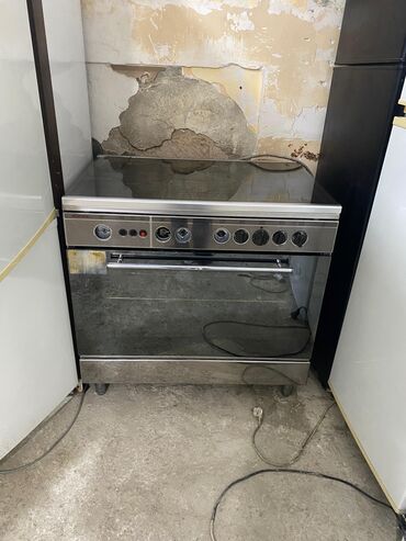 Mikrodalğalı sobalar: Sənaye tipli elektrik sobası - Paslanmayan poladdan korpus, iri
