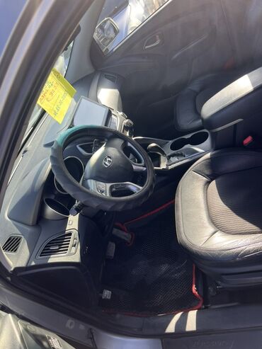 Hyundai: Hyundai Tucson: 2010 г., 2 л, Автомат, Дизель, Кроссовер — 6