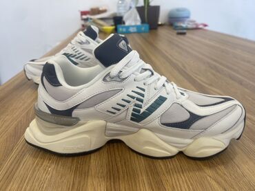 Ayaqqabılar: New Balance kişi/kadın idman ayaqqabısı - Model: New Balance 9060