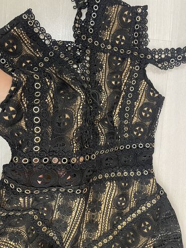 Ziyafət donları: Vılur ustunde biserli paltar zaradan alınıb,sumka tezedi — 12