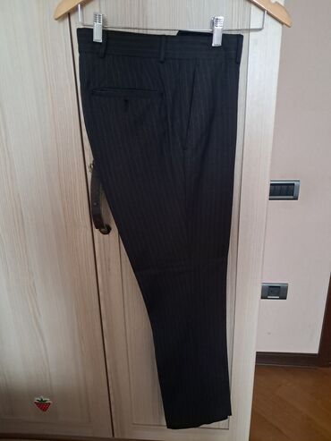 Pencəklər: Üçlü dəst. Pencək,jılet,şalvar. Vəziyyəti əla. Cəmi 2 dəfə toya — 7