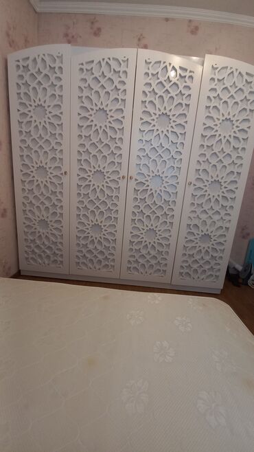 dolab taxt: Dolab hun 2.30 uzun 2.30 der 50 . Taxt 1.60 × 200. Saray