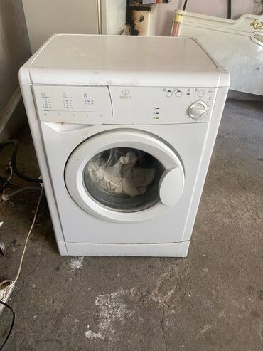 Стиральные машины: Стиральная машина Indesit, Б/у, Автомат, До 5 кг, Полноразмерная