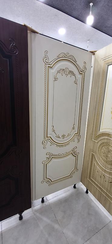 Klassik dizaynlı iç qapı paneli - Material: MDF/kompozit əsaslı
