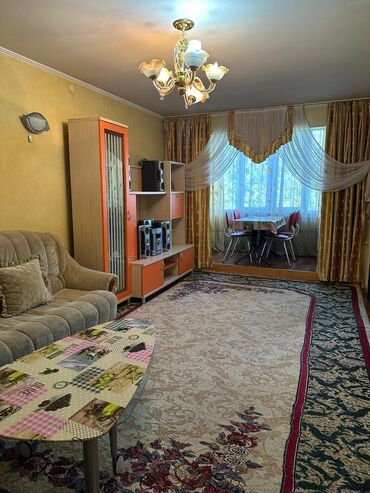 срочно в связи с переездом: 4 комнаты, Риэлтор, Без подселения, С мебелью полностью