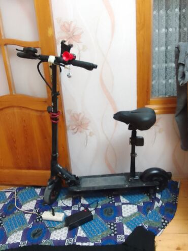 CD, DVD disklər və kassetlər: İşlənmiş Elektrik samokat 12", 251 - 350 Vt, 36 - 45 km/s, Ünvandan götürmə, Ödənişli çatdırılma