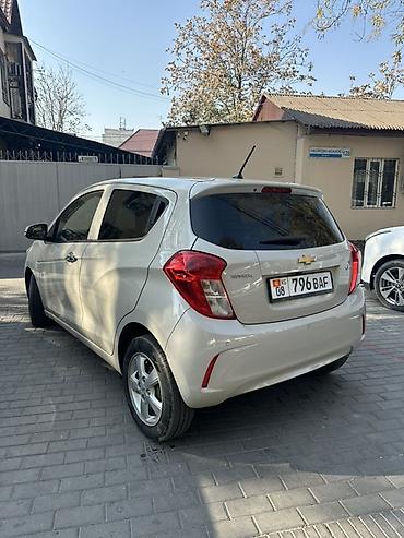 skyline r32: Chevrolet Spark 2017 светло‑бежевый цвет кузова Авто под выкуп — 3