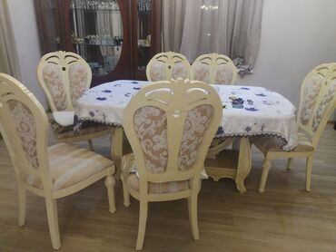i̇şlenmiş divan kreslo: İşlənmiş, Masa və oturacaqlar, Kredit yoxdur