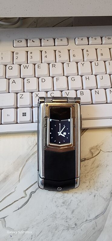 vertu qiymetleri: Vertu Constellation Quest, цвет - Серебристый