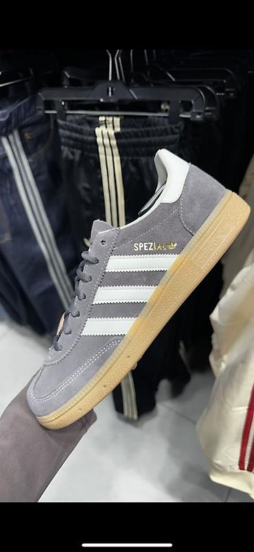 Жеке буюмдар: Эркектердин кроссовкасы, 44, Adidas, Жаңы, түсү - Боз — 4