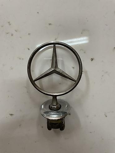 Эмблема-орнамент на капот Mercedes-Benz (классическая «звезда» в
