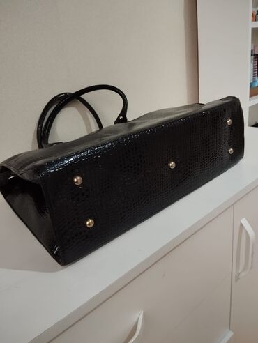 Çantalar: Sumka 50 30 sm təmiz deri alınıb 299 azn — 2