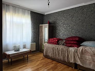 mini parnik: 1 həyə evi və 1 torpaq sahəsi (yan-yana). Hər biri 5 sotdur. Yeni — 10