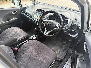 Honda: Honda Fit: 2008 г., 1.3 л, Вариатор, Бензин, Хэтчбэк — 7