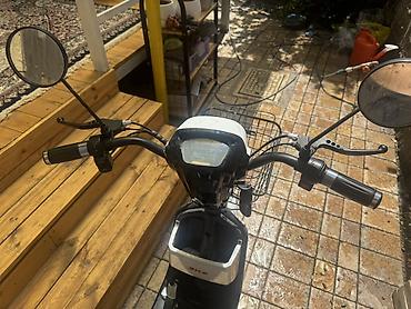 Электровелосипеды: Электрический скутер (городской e-bike) с двумя сиденьями и корзиной — 6