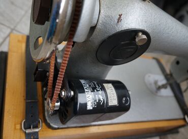 Qədim tikiş maşınları: Tikiş maşını "Podolsk 2M-33" Təzə vəziyyətdə, çox az istifadə olunmuş — 25