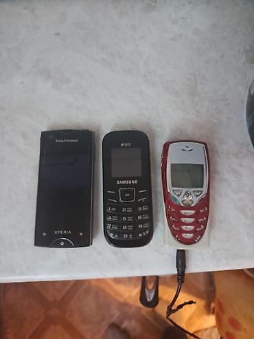 nokia 7373: Набор из трёх мобильных телефонов: 1) Sony Ericsson Xperia (сенсорный — 1