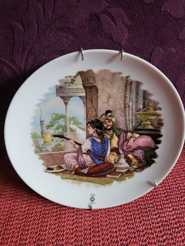 Ostalo posuđe: Tanjir nov za zid Sarajevo 84ta. olimpijada. Porcelanski tanjir na lalafo.rs — 2 Ostalo posuđe: Tanjir nov za zid Sarajevo 84ta. olimpijada. Porcelanski tanjir — 2