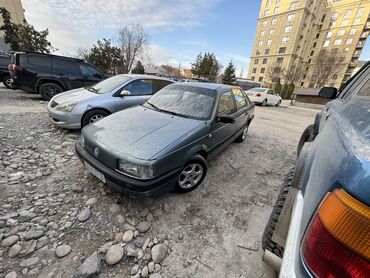 Volkswagen: Volkswagen Passat: 1990 г., 1.8 л, Механика, Бензин, Седан