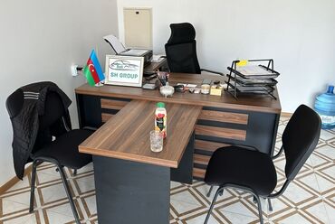 oyunçu stulu: Siyirməli Parlaq laminat müdir masası, Pulsuz quraşdırılma