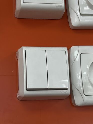 меняю на 07: Двойной накладной выключатель VEKO - Тип: механический выключатель