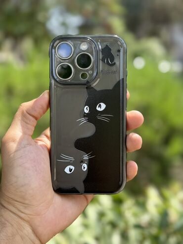 Kabrolar: Müxtəlif iPhone modelləri üçün çiçək naxışlı, şəffaf keys. Bu keys — 26