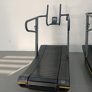 Беговые дорожки: Механическая беговая дорожка безмоторная (криволинейная, curved — 7