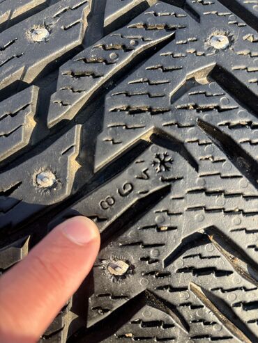 Шины: Шины 285 / 35 / R 19, Зимняя шипованная, Б/у, Комплект, Легковые, Nokian — 7