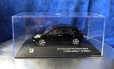 Avtomobil modelləri: Коллекционная модель Hyundai i30 5 door black 2012 Limited Edition — 5