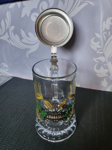 Čaše: Nemacka nova vintaz krigla. Krigla sve na njoj odsjaj od svetla — 3