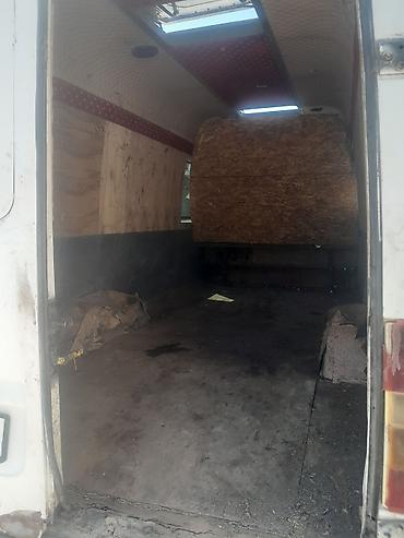 мото подкат: Mercedes-Benz Sprinter, белый микроавтобус/фургон с высоким крышей и — 1