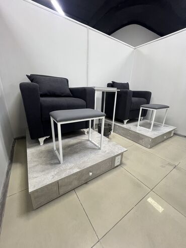 Другое оборудование для салонов красоты: Маникюрный стол Полки под лаки Лабораторный шкаф Шкаф под сухожар — 50