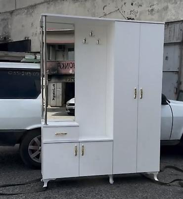 шкаф в прихожей: Ağ rəngli qabaq dəhliz dəsti – güzgülü paltar dolabı və asılqan — 1
