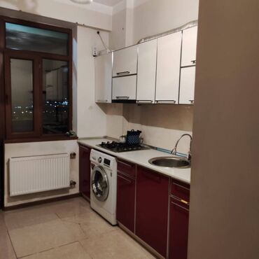 Uzunmüddətli kirayə mənzillər: Bayilda jurnalistərin binasinda 16 mertebeli binanın 9-u mərtəbəsində — 13