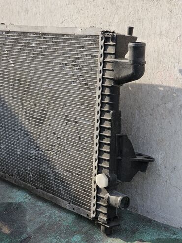Радиаторы: Радиатор охлаждения двигателя Renault Twingo 1.2, 1997г.в. Оригинал — 9