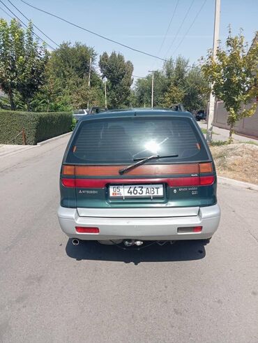 Mitsubishi: Mitsubishi Space Wagon: 1996 г., 2 л, Механика, Газ, Универсал