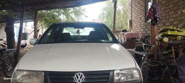 самая дорогая машина в кыргызстане: Volkswagen Vento: 1993 г., 2 л, Механика, Бензин, Седан