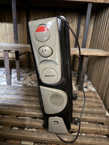 обогреватели маслянные: Май менен иштеген жылыткыч Scarlett, Секциялардын саны: 8, Камтылган желдеткич