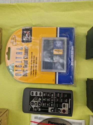 Videokameralar: Panasonic P2 DVCPRO HD peşəkar video kamera + Manfrotto 503HDV tripod — 19