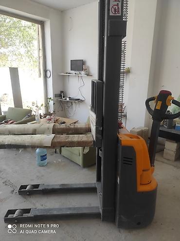 baklar və cənlər: Elektrik stacker (qablaşdırıcı qaldırıcı) - Tip: Elektriklə idarə — 2