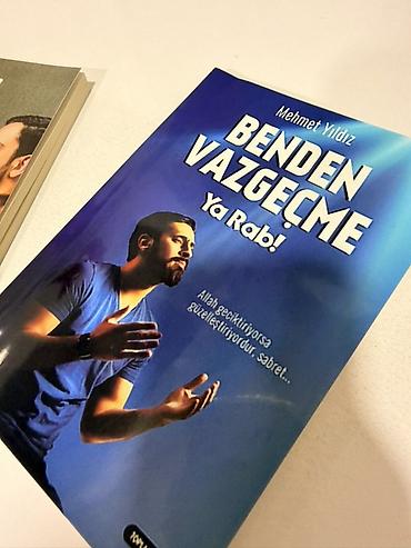 Dini kitablar: Mehmet Yıldızın 2 kitabı 1) Aşk 5 Vakit­tir 2) Benden Vazgeçme Ya Rab! — 3
